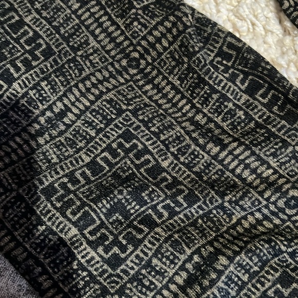 Women's Black and Gray Open Front Sweater - Picture 3 of 4